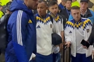 谁的锅？阿媒：博卡4将被遗忘在客场，球队大巴不得不折返寻人