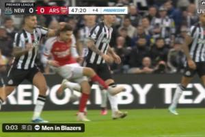 枪迷回忆3年前吉马良斯肘击：若日尼奥拿头阻挡，真不应该